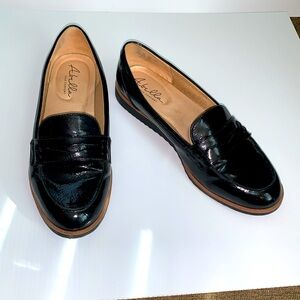 Comfortable Abella Casual Zoey Black Cheshire Flat